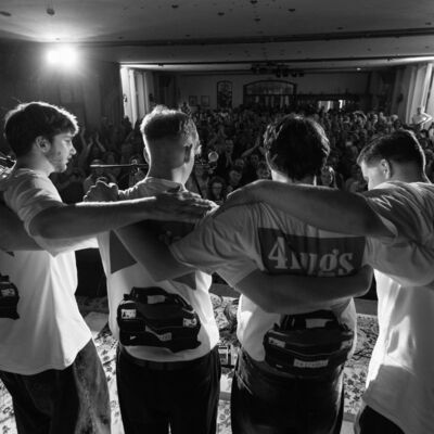 Bild vergr&ouml;&szlig;ern: 4hugs