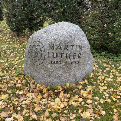 Bild vergr&ouml;&szlig;ern: Gedenkstein Luther
