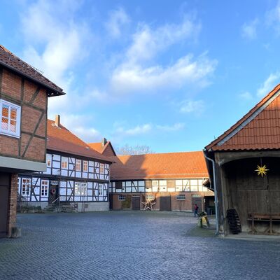 Bild vergr&ouml;&szlig;ern: Hetlingsches Gut1