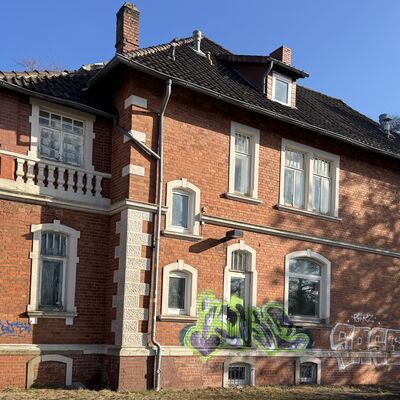Bild vergr&ouml;&szlig;ern: Alte_Villa_R&uuml;ckseite