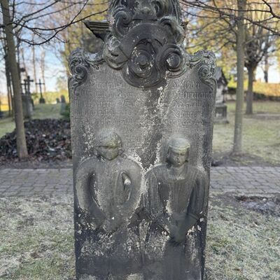 Bild vergr&ouml;&szlig;ern: Friedhof_historischer_Detail2
