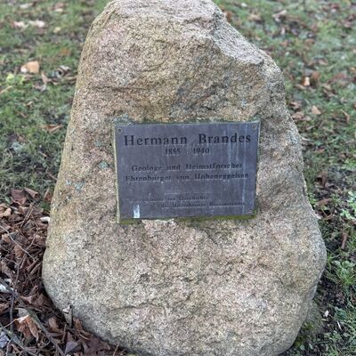 Bild vergr&ouml;&szlig;ern: Gedenkstein_Herrmann_Brandes