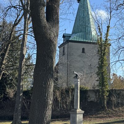 Bild vergr&ouml;&szlig;ern: Gefallenendenkmal1870:71_Matthiaskirche_Messebeerg