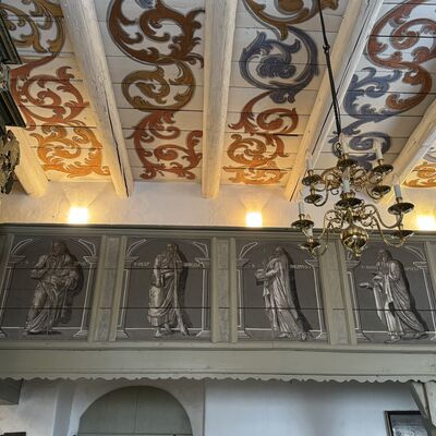 Bild vergr&ouml;&szlig;ern: Matthiaskirche_Deckenmalerei_Apostelbilder