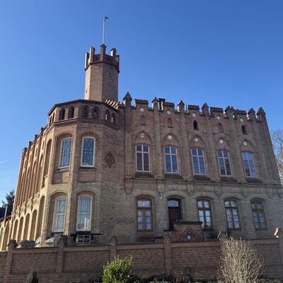 Bild vergr&ouml;&szlig;ern: Schloss_kleines_Messeberg1