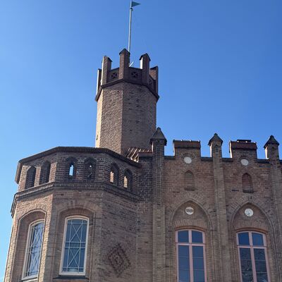 Bild vergr&ouml;&szlig;ern: Schloss_kleines_Messeberg2