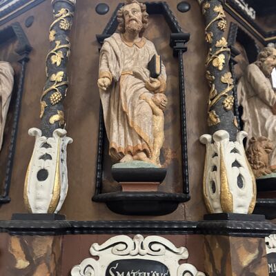 Bild vergr&ouml;&szlig;ern: St.Martin_Wehrkirche_Kanzel_Evangelist
