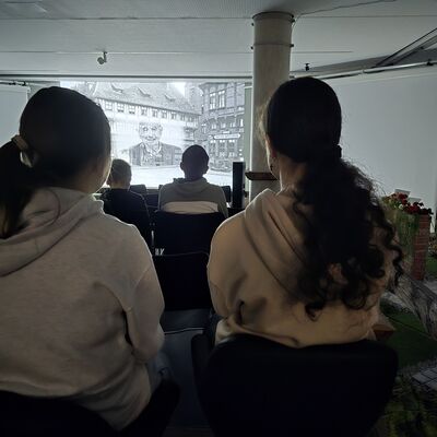 Bild vergr&ouml;&szlig;ern: Blick in die Videoinstallation_BZW_Foto_RPM