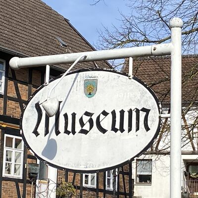 Bild vergr&ouml;&szlig;ern: Heimatmuseum Schild