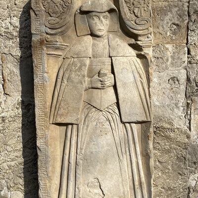 Bild vergr&ouml;&szlig;ern: St.Martinus S&uuml;dseite Grabstein 3