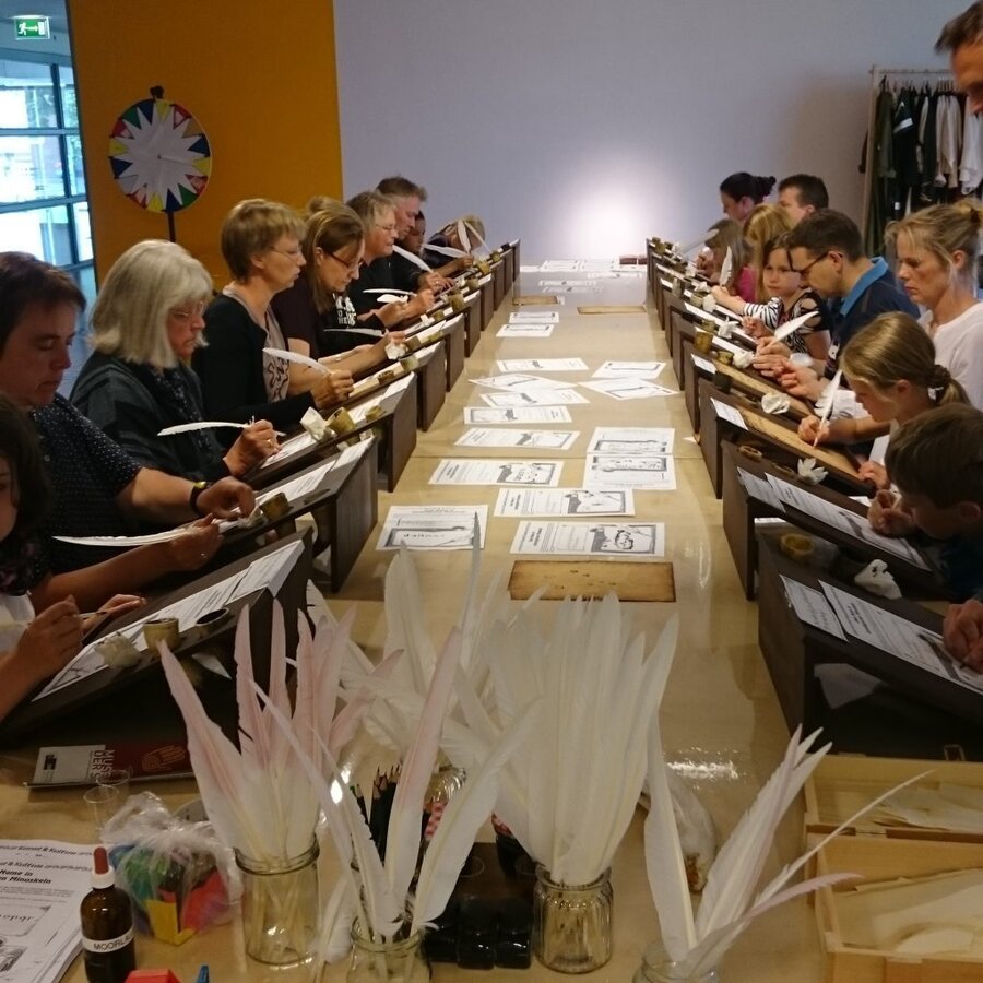 Interner Link: Zur Veranstaltung KreativZeit: Von der Kunst Papier zu machen  kreativ, nachhaltig, einzigartig