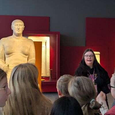 Bild vergr&ouml;&szlig;ern: Mitmachf&uuml;hrung in der neuen &Auml;gypten-Dauerausstellung