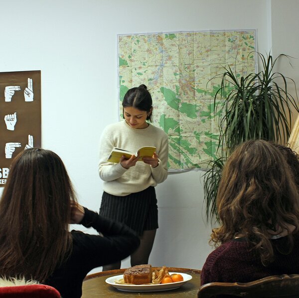 2026-05-08--tfn-in-den-H&auml;usern-der-Region--Rosen&R&uuml;ben26-quer