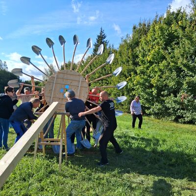 Bild vergr&ouml;&szlig;ern: Mahlum - Gemeinsamer Aufbau