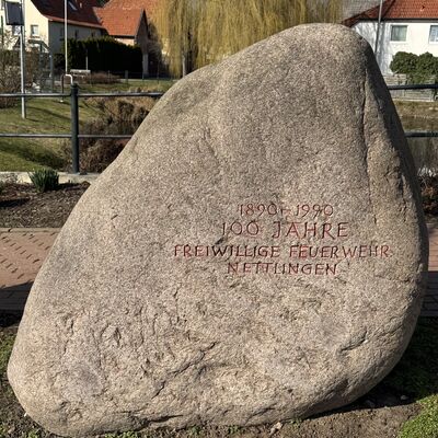 Bild vergr&ouml;&szlig;ern: Gedenkstein_Feuerwehr