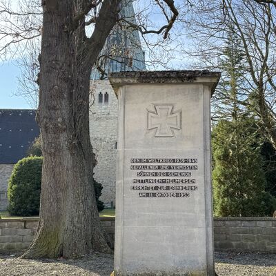 Bild vergr&ouml;&szlig;ern: Gefallendenkmal_2.Weltkrieg2