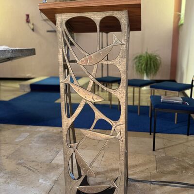 Bild vergr&ouml;&szlig;ern: Kath.Kirche_Ambo