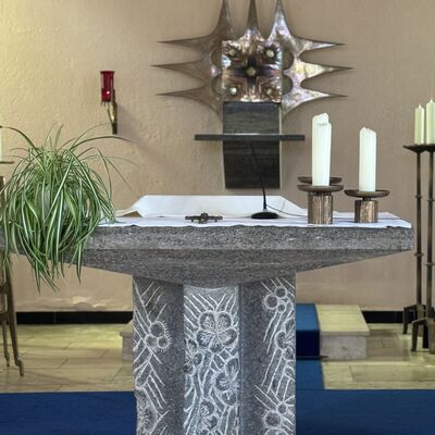 Bild vergr&ouml;&szlig;ern: Kath.Kirche_Altar