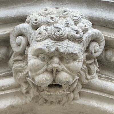 Bild vergr&ouml;&szlig;ern: Schloss_Eingang_Detail