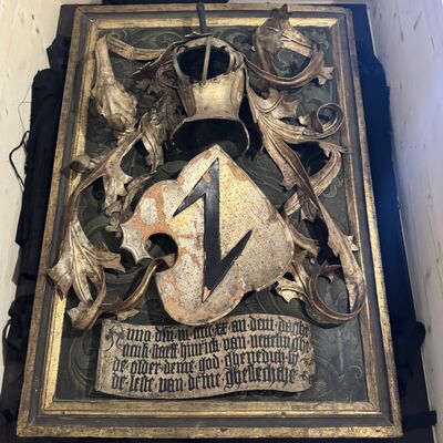 Bild vergr&ouml;&szlig;ern: Totenschild_Heinrich_von_Nettlingen_in_der_Michaeliskirche