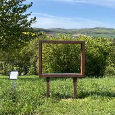 Bild vergr&ouml;&szlig;ern: Fensterrahmen "Sch&ouml;ne Aussichten" Meisterberg1