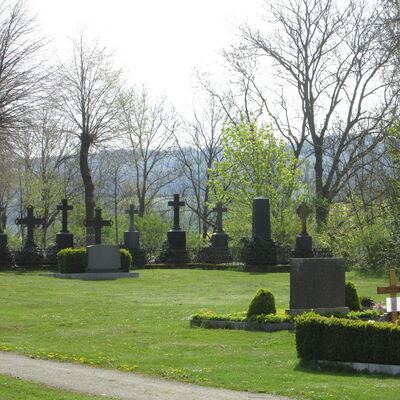 Bild vergr&ouml;&szlig;ern: Friedhof Kirchhof2