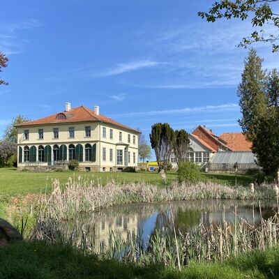 Bild vergr&ouml;&szlig;ern: WalshausenGutshaus S&uuml;dansicht:Glashaus