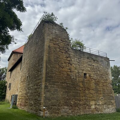 Bild vergr&ouml;&szlig;ern: Burg_Bergfried