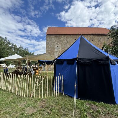Bild vergr&ouml;&szlig;ern: Burganlage_Camp_Mittelalter