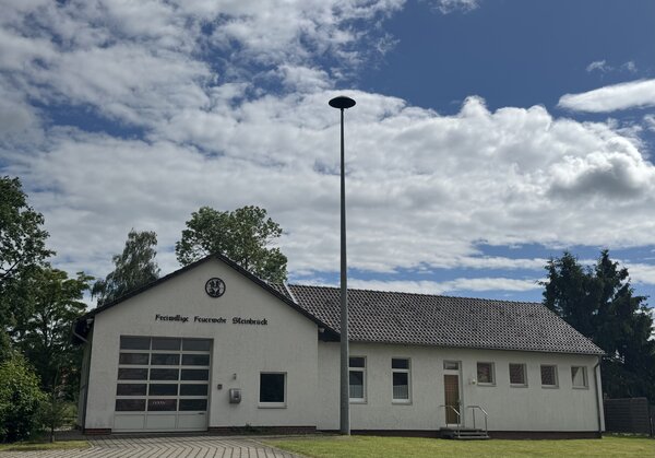 Bild vergr&ouml;&szlig;ern: Feuerwehr