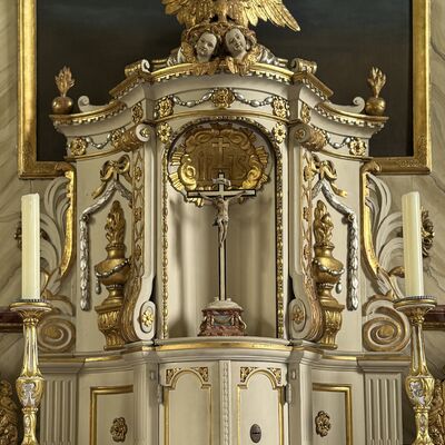 Bild vergr&ouml;&szlig;ern: Kath.Kirche_Altaraufsatz