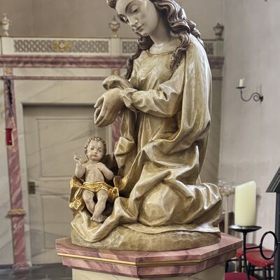Bild vergr&ouml;&szlig;ern: Kath.Kirche_Marienstatue