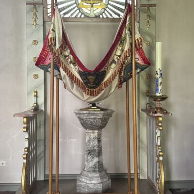 Bild vergr&ouml;&szlig;ern: Kath.Kirche_Taufbecken