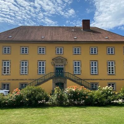 Bild vergr&ouml;&szlig;ern: Gut Heinde Herrenhaus1